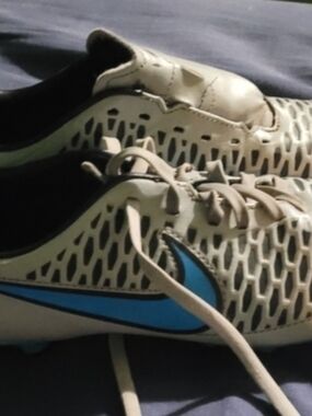 Nike Cream and Blue Soccer Cleats with Textured Upper